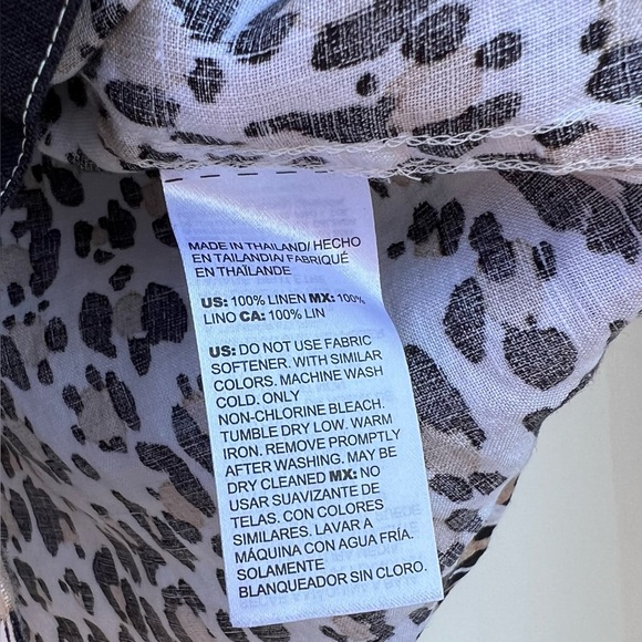 Chico's No Iron Linen Button Up Shirt Size 2 Leopard Print 3/4 Sleeve - Picture 8 of 11